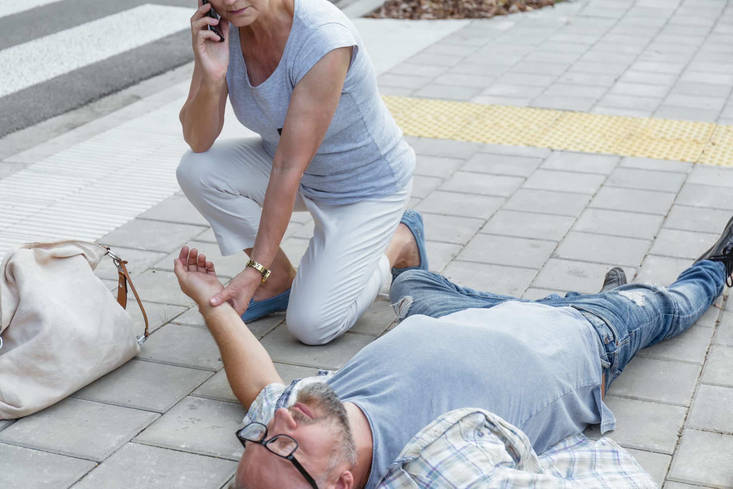 The Role of Negligence in Sidewalk Fall Accidents: Insights from an Encino Attorney